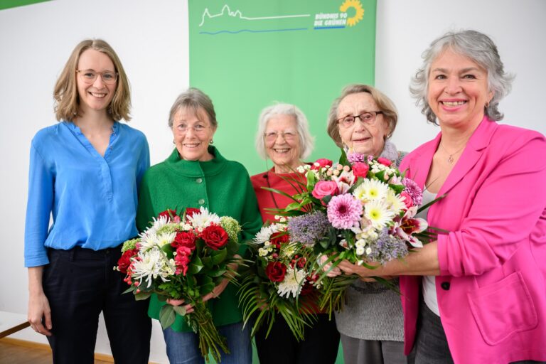 Grüne Landesvorsitzende in Würzburg zur Begrüßung von drei besonderen Neumitgliedern