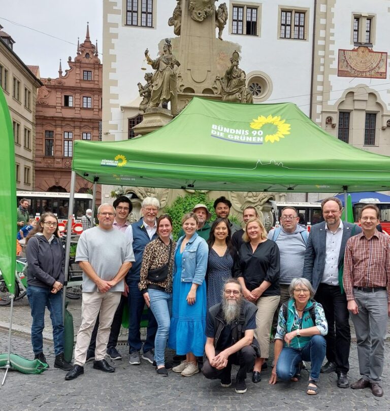 „Grün macht cool“ – Sommertour mit Katharina Schulze in Würzburg