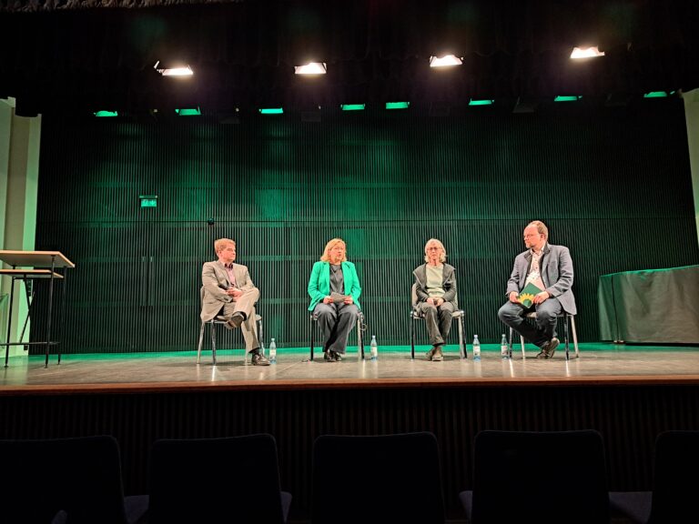 „Wü schützt das Klima“: Expert*innen diskutieren über Hitze, Wasser und klimaresiliente Städte